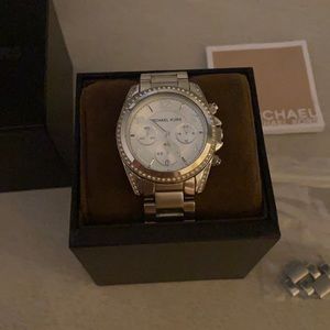 Brand new Michael Kors watch a/ tags